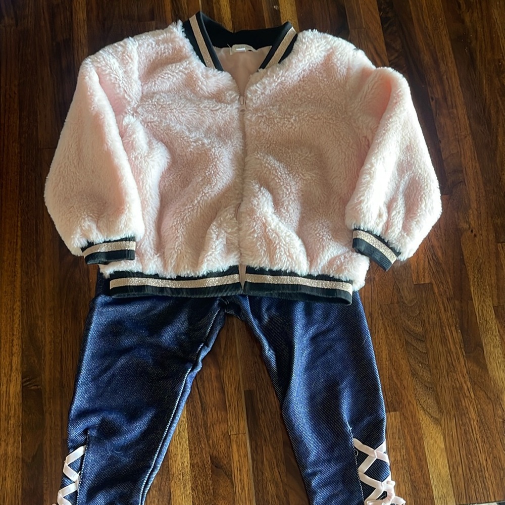 Faux fur jacket with denim cotton leggings